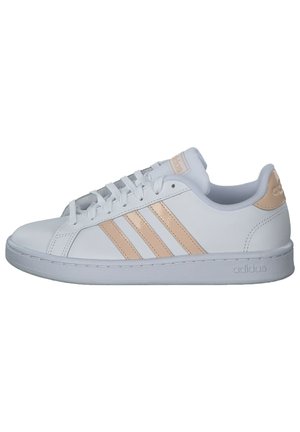 adidas Originals Trainers - white