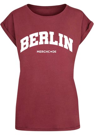 BERLIN WORDING - Print T-shirt - cherry