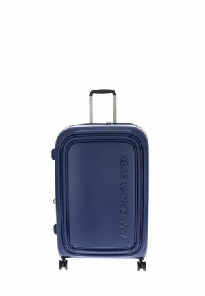 Hartschalen-Koffer in Marineblau mit vier Rollen und einem ausgezogenen Teleskopgriff, mit geprägt "Mandarina Duck"-Markenlogo.