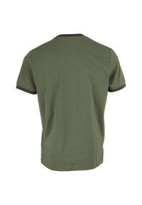 T-shirt verde oliva con scollo rotondo e maniche corte, caratterizzato da una rifinitura nera sulle maniche e sul colletto. Tessuto di cotone liscio.