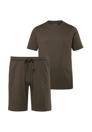 Dunkelbraunes T-Shirt mit kurzen Ärmeln und Rundhalsausschnitt, kombiniert mit passenden Shorts mit Kordelzug, auf weißem Hintergrund dargestellt.