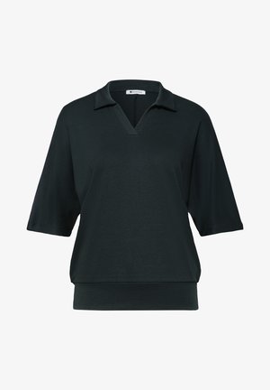 Musta lyhythihainen poolopaita, jossa syvä V-pääntie ja leveä ribbireuna, pehmeä ja hieman väljä istuvuus.