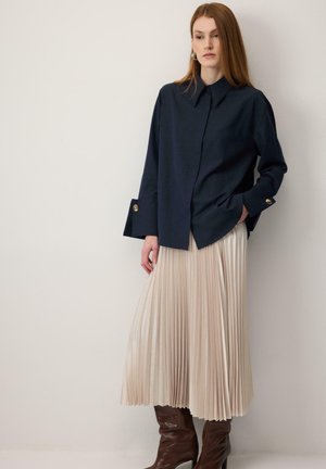 WIDE CUFF CROP POPLIN - Skjortebluser - navy blue