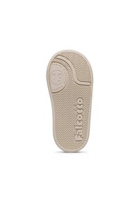 Suola di una scarpa in gomma beige chiaro, con un motivo a spina di pesce, il nome del marchio "Falcotto" in rilievo e la taglia "19" in un accento circolare.