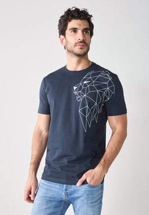 T-shirt med print - sky captain