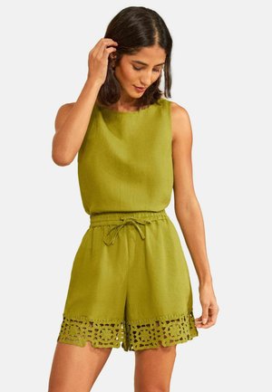 Love & Roses, REGULAR FIT - CROCHET TRIM SHORTS . - Shorts - olive green