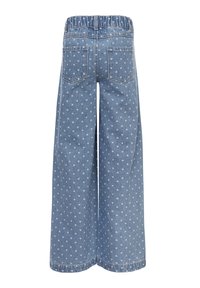 Lichtblauwe denim culottes met een hartjespatroon, een elastische tailleband, wijde pijpen en twee achterzakken. Soepele textuur en een casual ontwerp.