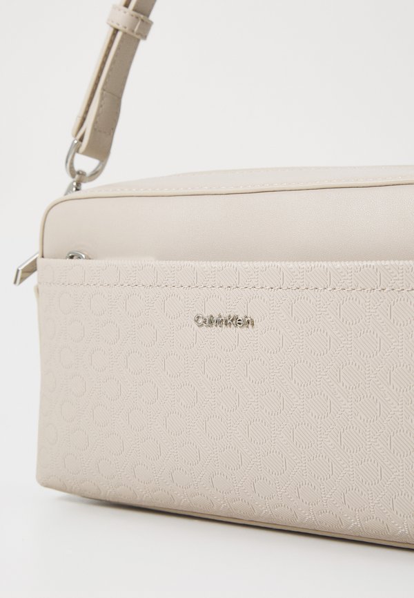 DBL STRPS - Handbag - chateau3