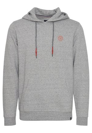 Haut à capuche gris en matière polaire texturée, avec une poche kangourou, des cordons de serrage avec des accents rouges et un petit logo brodé.