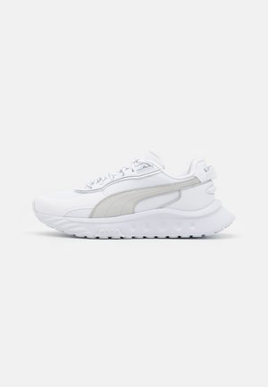 WILD RIDER GRIP UNISEX - Sneakers basse - white