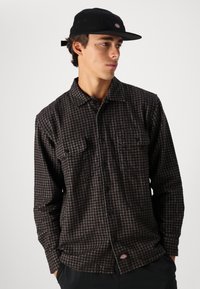 Dickies SEASONAL SHIRT - Vapaa-ajan kauluspaita - black