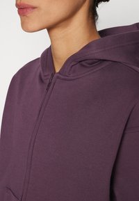 Fabletics COZY FULL ZIP HOODIE - Mikina so zipsom - deep plum