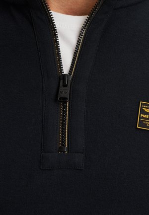 PME Legend MIT HALBEM  - Vesta - salute