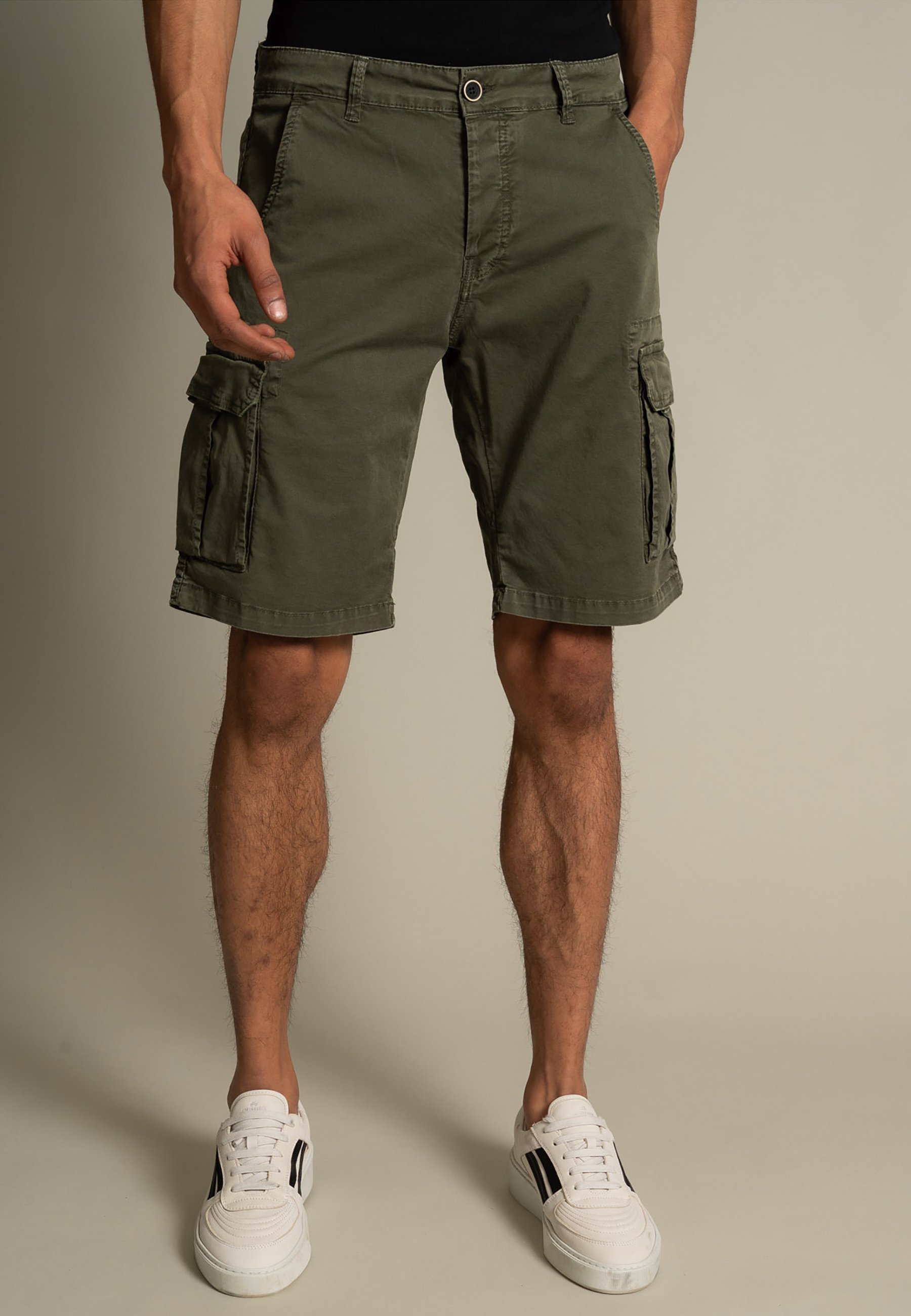 Bomboogie Shorts - oliv/olive - Zalando.de