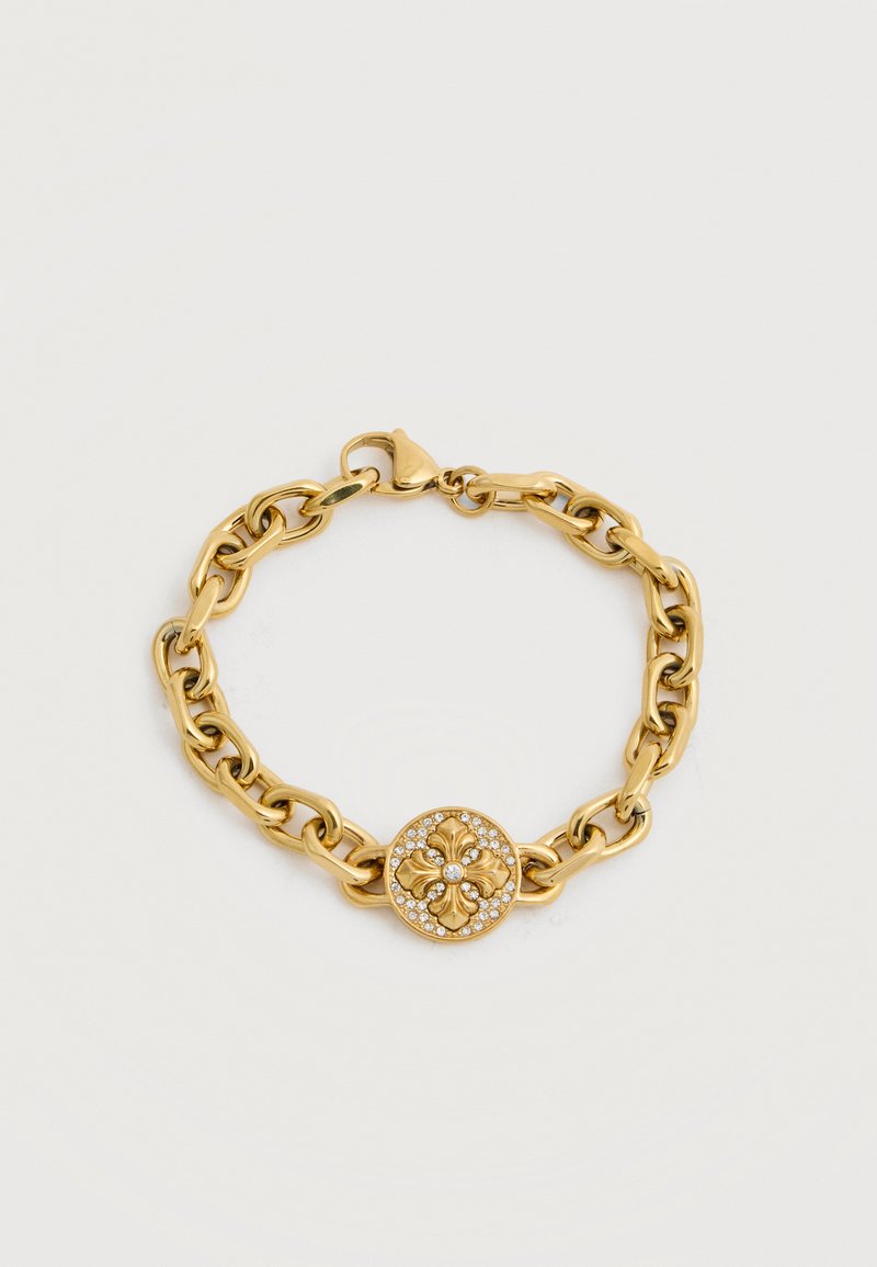 Βραχιόλι από χρυσή αλυσίδα με στρογγυλό κεντρικό κομμάτι που διαθέτει περίτεχνο ανθισμένο σχέδιο, περιβαλλόμενο από μικρές διαφανείς πέτρες σε λευκό φόντο.
