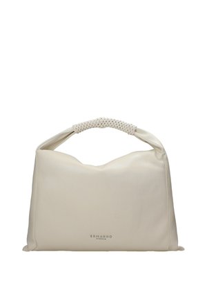 Borsa in pelle beige con manico intrecciato e forma rettangolare morbida, con un logo discreto impresso vicino al centro inferiore.