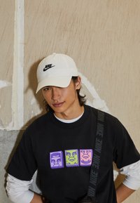 Nike Sportswear HERITAGE86 FUTURA WASHED UNISEX - Boné - white