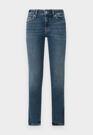 Jeans in denim blu a gamba dritta con chiusura frontale a bottone e zip, e cinque tasche, presentati su uno sfondo bianco.