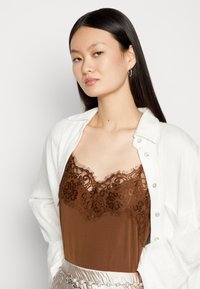 Soaked in Luxury CLARA SINGLET - Top - desert palm