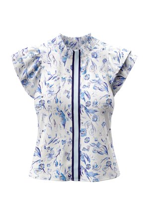 Blouse blanche avec imprimé floral bleu, manches courtes volantées, col froncé et rayure verticale bleu marine et blanche au centre devant.
