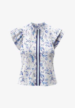 Camicia bianca con stampa floreale blu, maniche corte svolazzanti, scollo arricciato e striscia verticale blu navy e bianca al centro davanti.