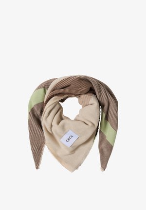 Sjaal in driehoekvorm gemaakt van zachte stof, met een beige, bruine en groene gestreepte patroon, franjes aan de randen en een wit label.