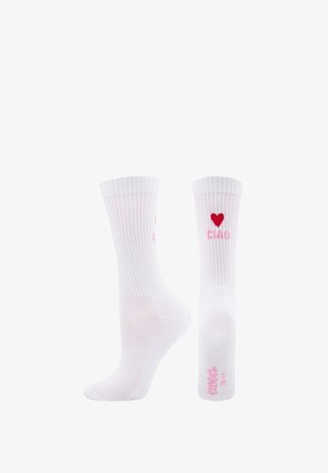 Witte katoenen sokken met geribbelde manchetten, met een roze hart en de tekst "CIAO" geborduurd nabij de bovenkant. Gladde textuur, enkellengte ontwerp.