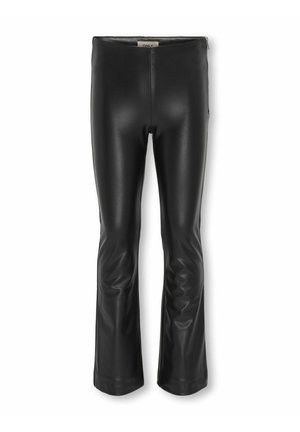 Zwarte flare broek van nep leer met een hoge tailleband en een gladde textuur, met een subtiele glans en zonder zichtbare zakken of versieringen.