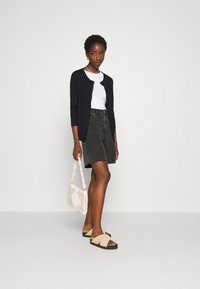 b.young BYPIMBA - Vest - black