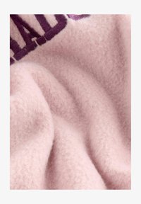 Unselected, pink aspen