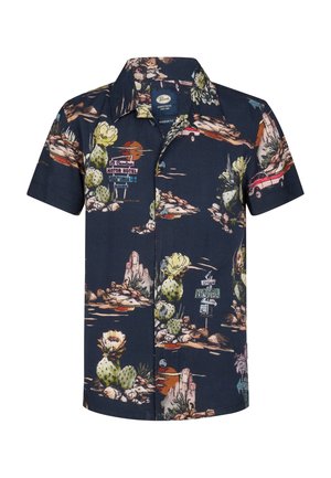 Chemise bleu marine à manches courtes avec boutons, imprimée sur le thème du désert comprenant des cactus, des rochers, des voitures anciennes et des enseignes rétro de motels.