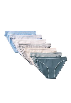 Šest dámských bikiny kalhotek v různých odstínech modré, šedé, bílé a krémové barvy naaranžovaných do vějíře.