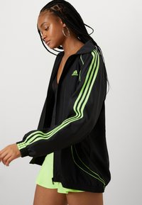 adidas Originals SKIRT - Miniszoknya - signal green