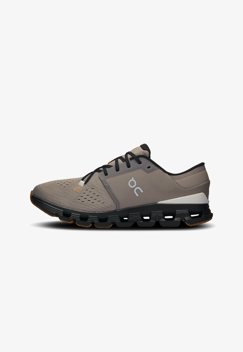 On CLOUD X 4 - Trainingsschuh - fog black