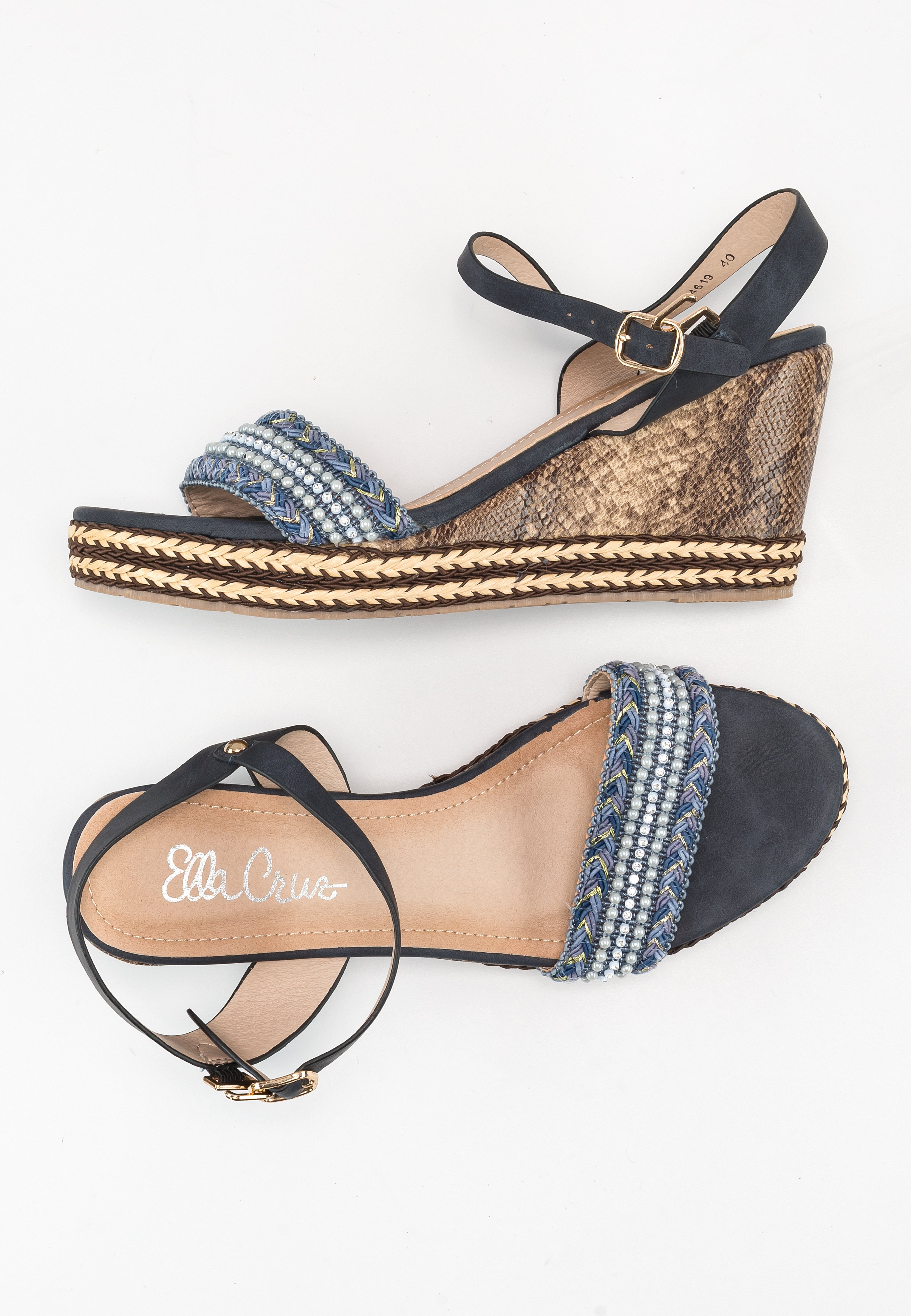 Zandkleurige suede laarsjes met sleehak Lola Cruz