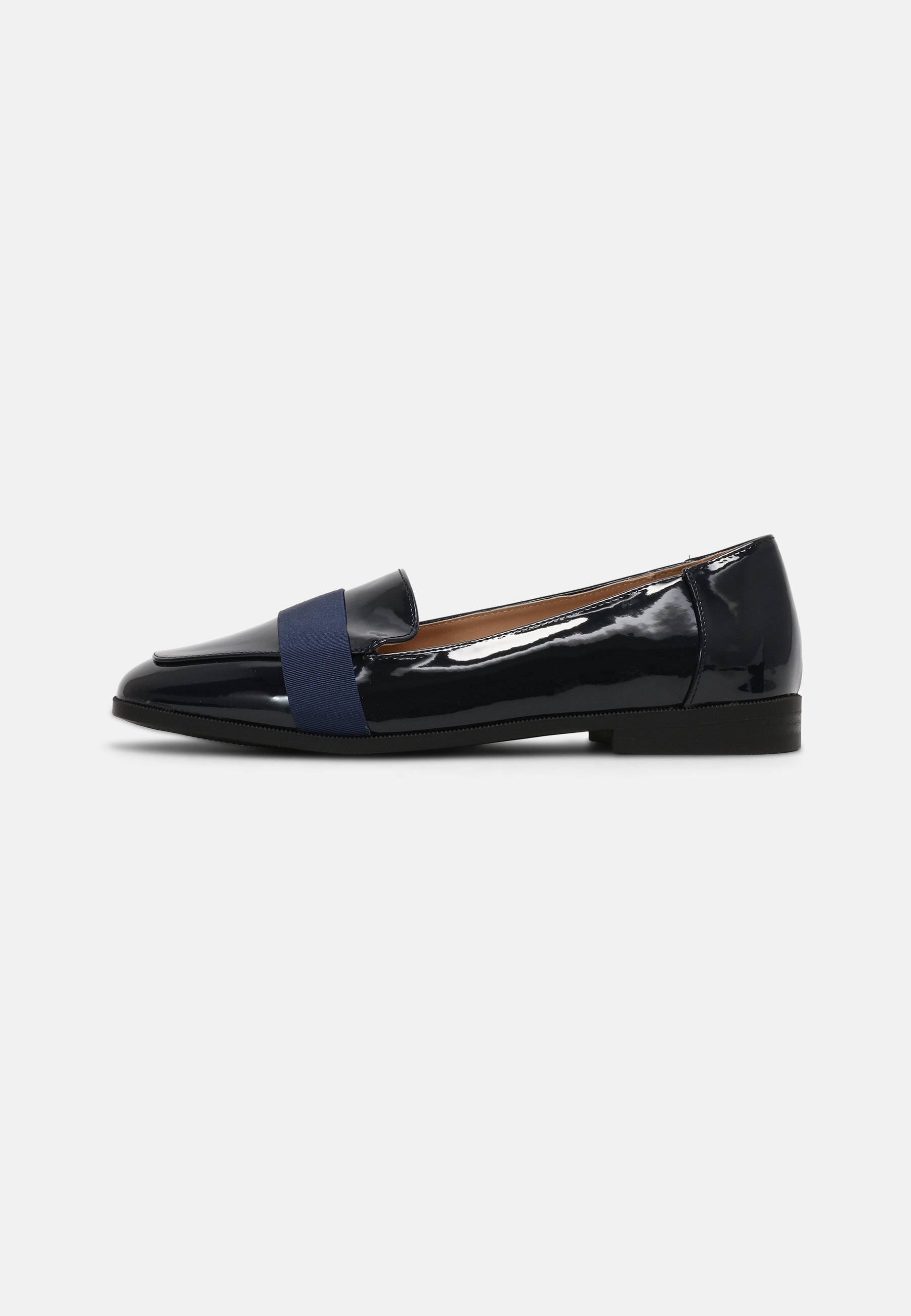Mocassins pour Femmes Camel Aurelia en Daim avec Ornement - Confort et Style sur Talon Plat - Camel | - magasin de chaussures en ligne