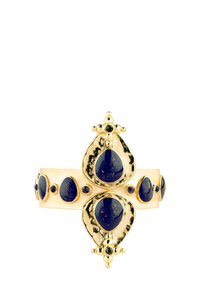 Bague en plaqué or ornée de pierres de lapis-lazuli bleu en formes de goutte. Bande texturée avec des pierres d'accent rondes, design orné remarquable.