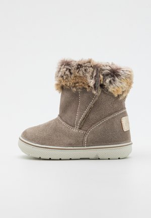 Vysoká obuv - marmotta