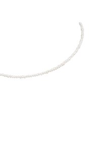 Collana di perle bianche con piccole perle uniformi infilate insieme, dalla superficie liscia e con una sottile iridescenza.