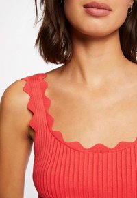 Morgan Top - red