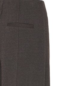 Browne herringbone vzorane hlače z elegantnim dizajnom, enim zadnjim žepom in teksturirano tkanino.