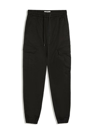 Schwarze Cargo-Jogger-Hose mit elastischem Bund, schwarzen Kordeln, seitlichen Klappentaschen und elastischen Bündchen.