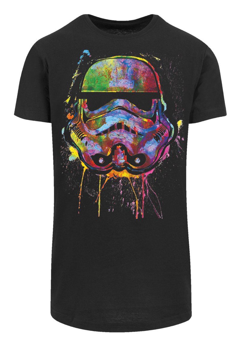 Svart T-skjorte med et fargerikt, abstrakt design av en Stormtrooper-hjelm med søljestriper i rosa, gul og blå på fronten.
