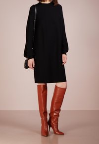 DRYKORN Pletené šaty - black