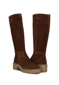 Bruine suède kniehoge laarzen met een gladde afwerking en een stevige, gestructureerde beige zool. Geen zichtbare hardware of accenten.