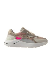 Sneakers con una combinazione di rete beige, suede e accenti grigi. Presentano un dettaglio rosa e una suola bianca spessa con scanalature.