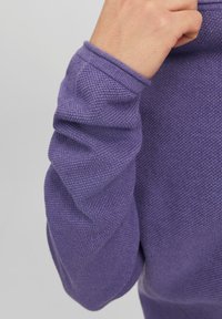 Jack & Jones JJEHILL CREW NECK  - Džemperis - twilight purple