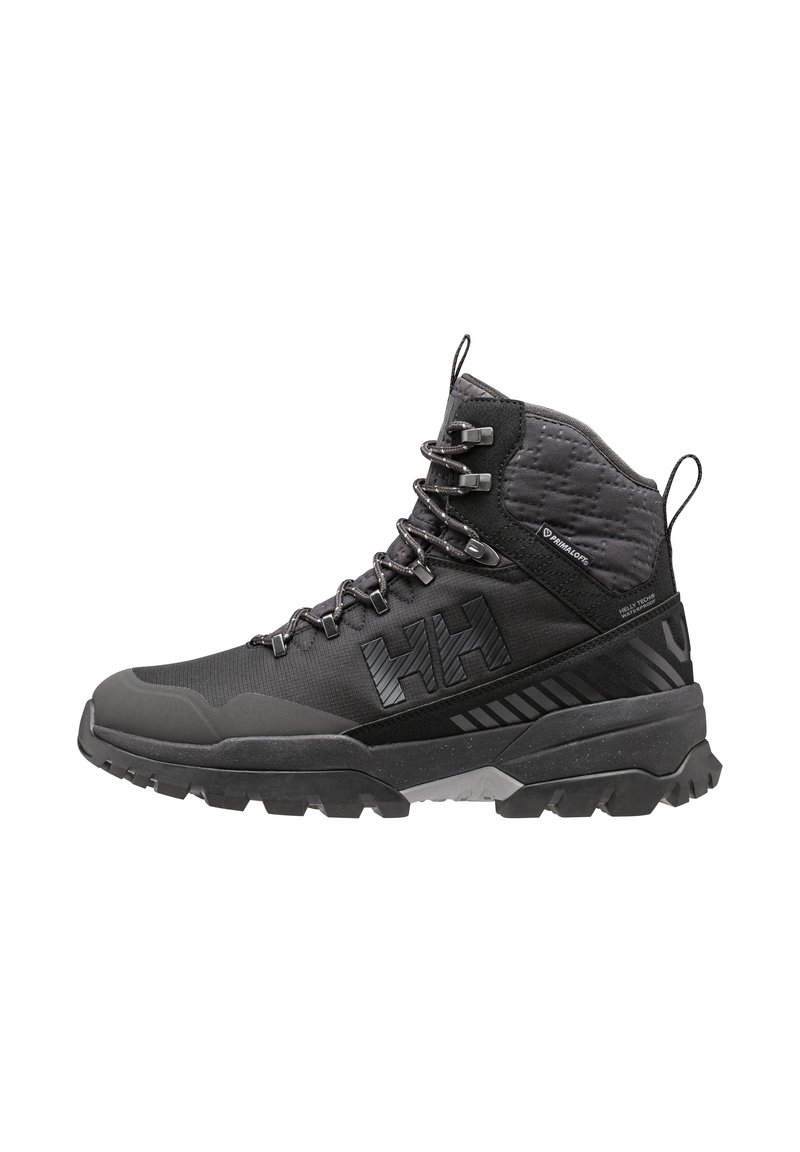 Czarne buty trekkingowe z wysokim cholewką, teksturowana syntetyczna górna część, system sznurowania, gumowa podeszwa oraz wyraźny detal z logo po boku.