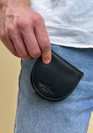 Gusti Leder BRIAN - Geldbörse - black
