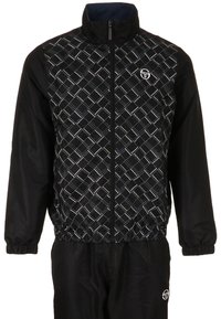 Zwarte trainingsoutfit met een ritssluitingjacket met een ruitpatroon en een logo op de borst; elastische boorden en tailleband.